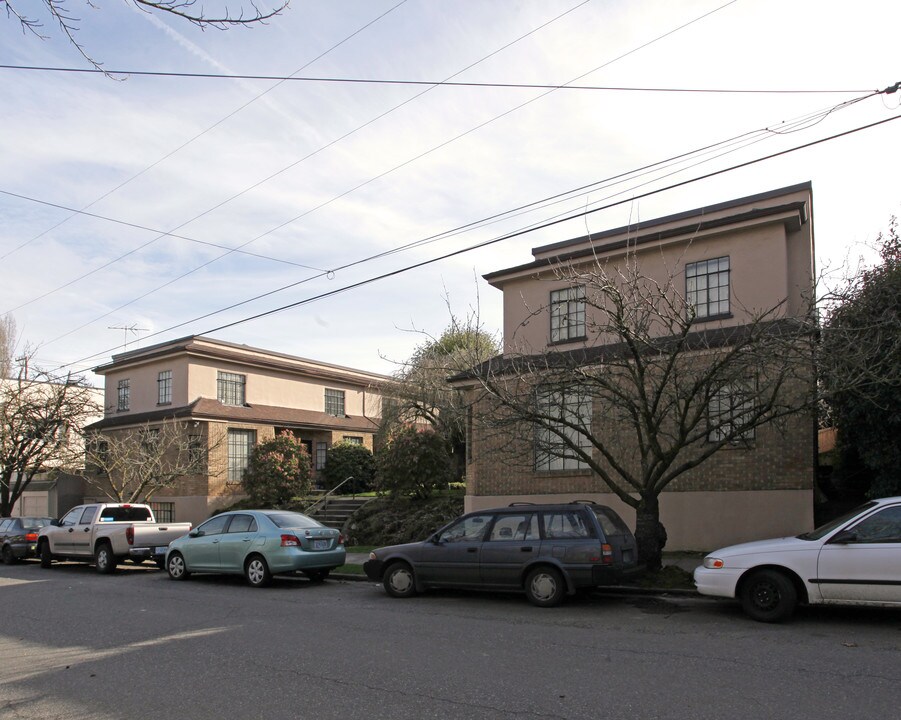 2336 NW Pettygrove St in Portland, OR - Building Photo