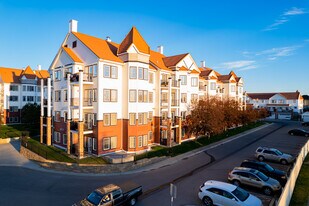 20 Royal Oak Plz NW in Calgary, AB - Building Photo