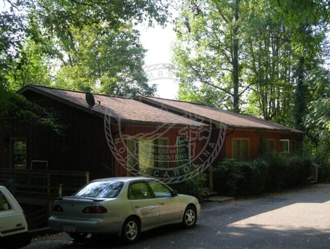 60 Kirkman Rd in Asheville, NC - Building Photo - Building Photo