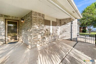 2051 Dragon Trail in New Braunfels, TX - Building Photo - Building Photo