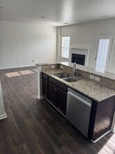 1818 Fleetwood Dr in Charlotte, NC - Building Photo - Building Photo