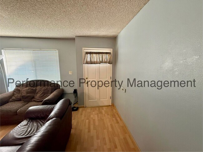 4301 Poach St in Bakersfield, CA - Building Photo - Building Photo