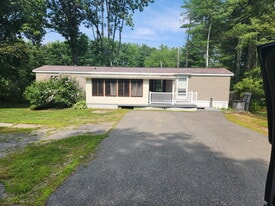 3 Nason Dr in Winthrop, ME - Building Photo