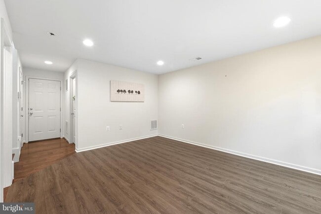 15983 Marsh Pl in Haymarket, VA - Building Photo - Building Photo