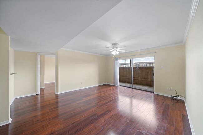 8429 Hearth Dr in Houston, TX - Building Photo - Building Photo