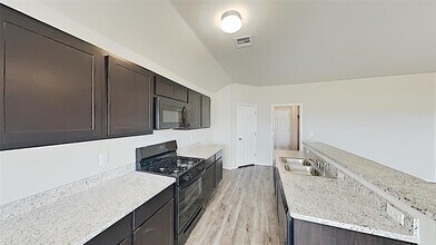 9704 Laredo Ln in Yukon, OK - Building Photo - Building Photo