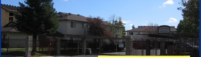 Carrington Square Apartments in Stockton, CA - Building Photo - Building Photo