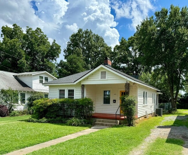 property at 3119 Stanhope Ave