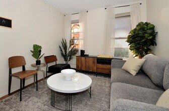 348 W 38th St in New York, NY - Building Photo - Building Photo