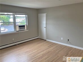 250 Penn Ave in Edison, NJ - Building Photo - Building Photo