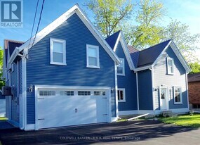 126 Reach St in Uxbridge, ON - Building Photo