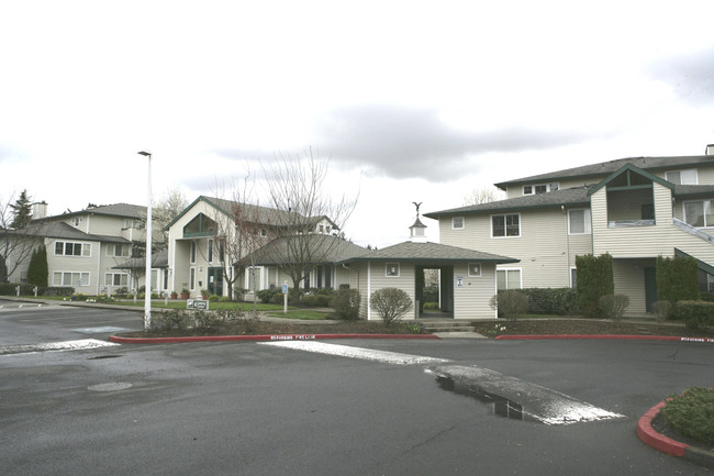 Mountain Meadows Apartments in Troutdale, OR - Building Photo - Building Photo