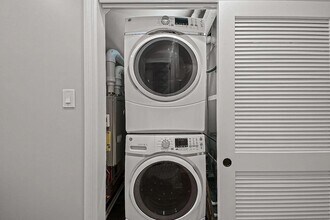 2243 N Seminary Ave, Unit Apt. 1 in Chicago, IL - Foto de edificio - Building Photo