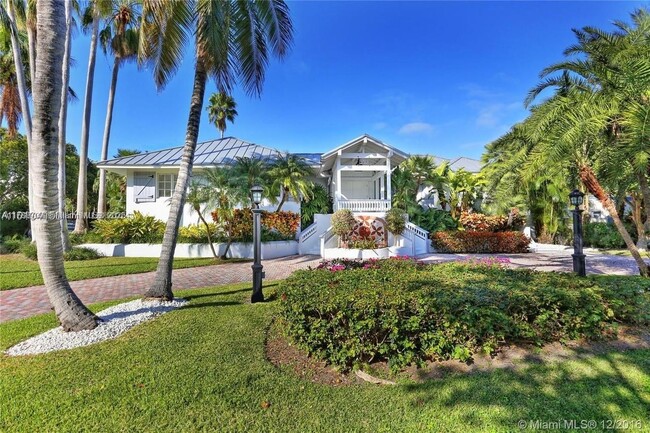 390 Gulf Rd in Key Biscayne, FL - Building Photo - Building Photo