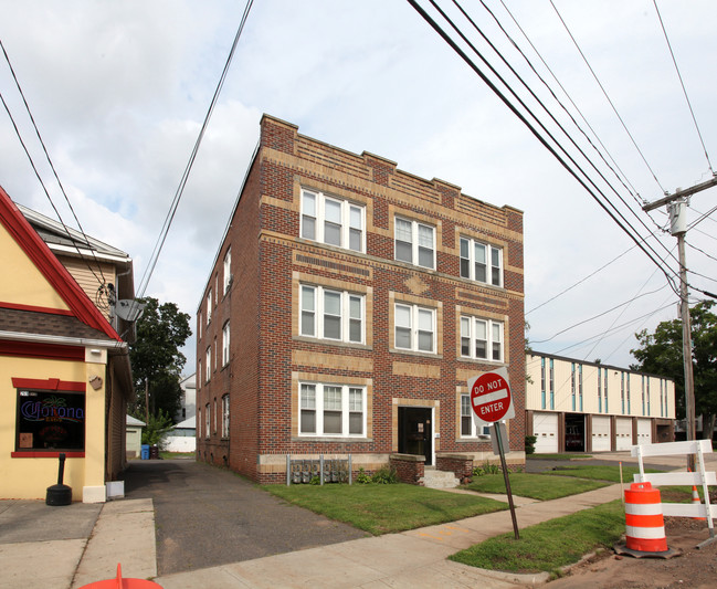 263 Beaver St in New Britain, CT - Building Photo - Building Photo