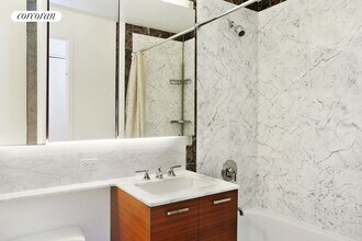 415 Main St in New York, NY - Building Photo - Building Photo