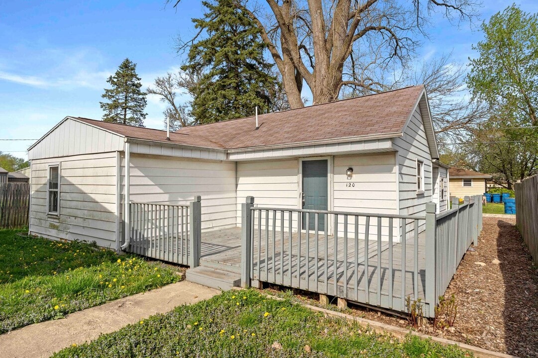 120 N 18th St in Chesterton, IN - Building Photo