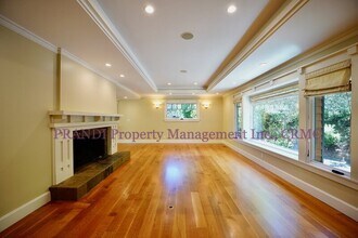 224 N Almenar Dr in Kentfield, CA - Building Photo - Building Photo