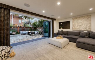 5317 Pacific Ave in Los Angeles, CA - Building Photo