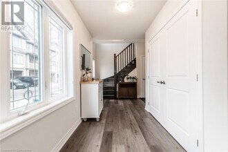 27 Rachel Dr in Hamilton, ON - Building Photo - Building Photo
