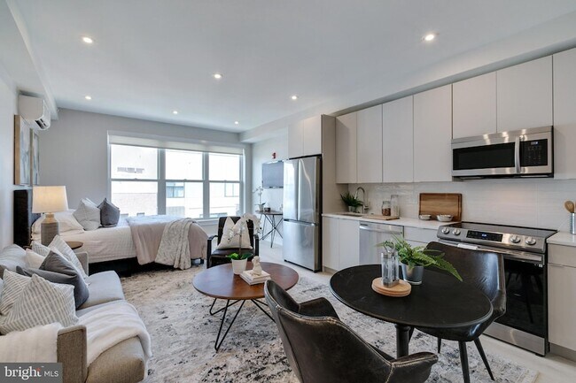 1533 Ridge Ave, Unit 201 in Philadelphia, PA - Building Photo - Building Photo