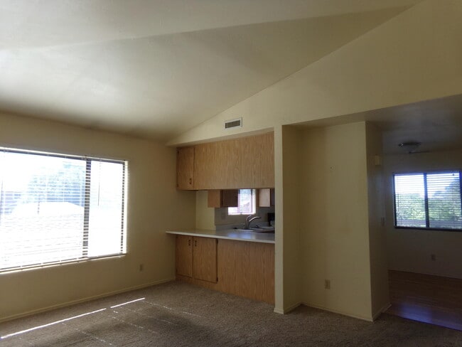330 S Alarcon St in Prescott, AZ - Foto de edificio - Building Photo