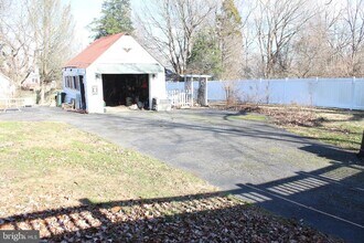 217 Villanova Rd in Glassboro, NJ - Building Photo - Building Photo