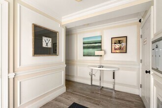 215 Athens St, Unit 4 in Boston, MA - Foto de edificio - Building Photo