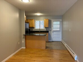 271 Main St in Farmington, CT - Foto de edificio - Building Photo