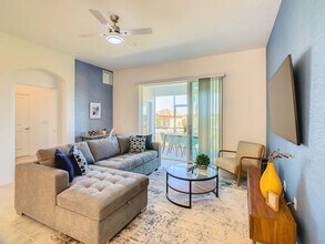 1136 Challenge Dr in Davenport, FL - Foto de edificio - Building Photo