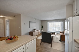 Riva Ridge Apartments in Shakopee, MN - Building Photo - Building Photo