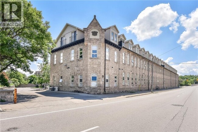 property at 25 Concession St