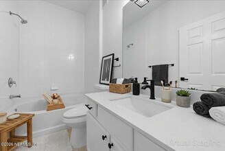 8601 Beach Blvd in Jacksonville, FL - Building Photo - Building Photo