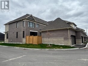 156 Alcorn Dr in Kawartha Lakes, ON - Building Photo - Building Photo