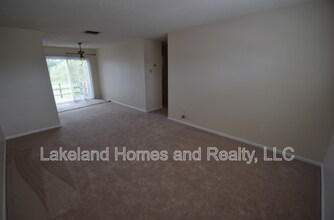 1920 E Edgewood Dr in Lakeland, FL - Building Photo - Building Photo