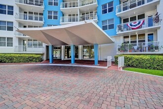 301 N Ocean Blvd in Pompano Beach, FL - Building Photo - Building Photo