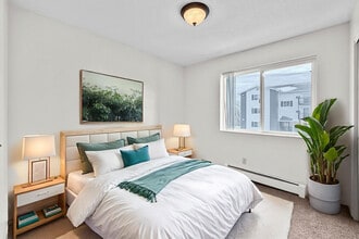 Valley View in Cedar Rapids, IA - Building Photo - Building Photo