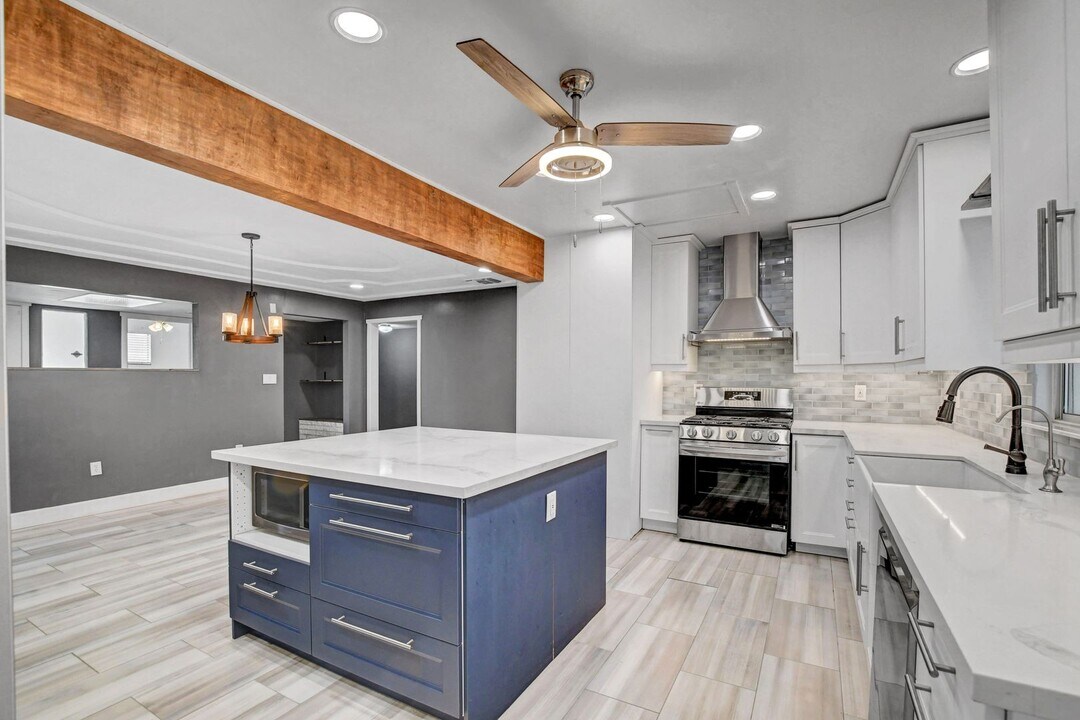 443 National St in Henderson, NV - Building Photo