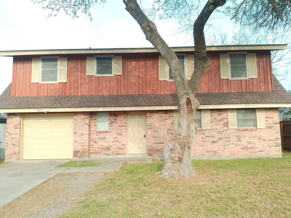 2017 Mandy Ln in Corpus Christi, TX - Building Photo