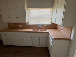 4502 Dunrobin Ave in Lakewood, CA - Building Photo - Building Photo
