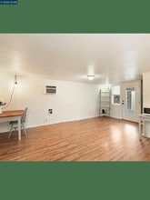 326 1/2-E 1/2 Locust St in Lodi, CA - Building Photo - Building Photo