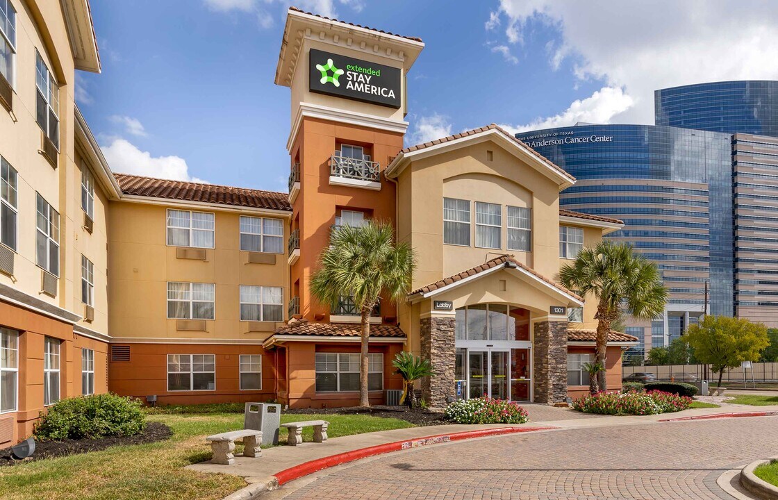 Furnished Studio-Houston - Med. Ctr. - Bra in Houston, TX - Building Photo