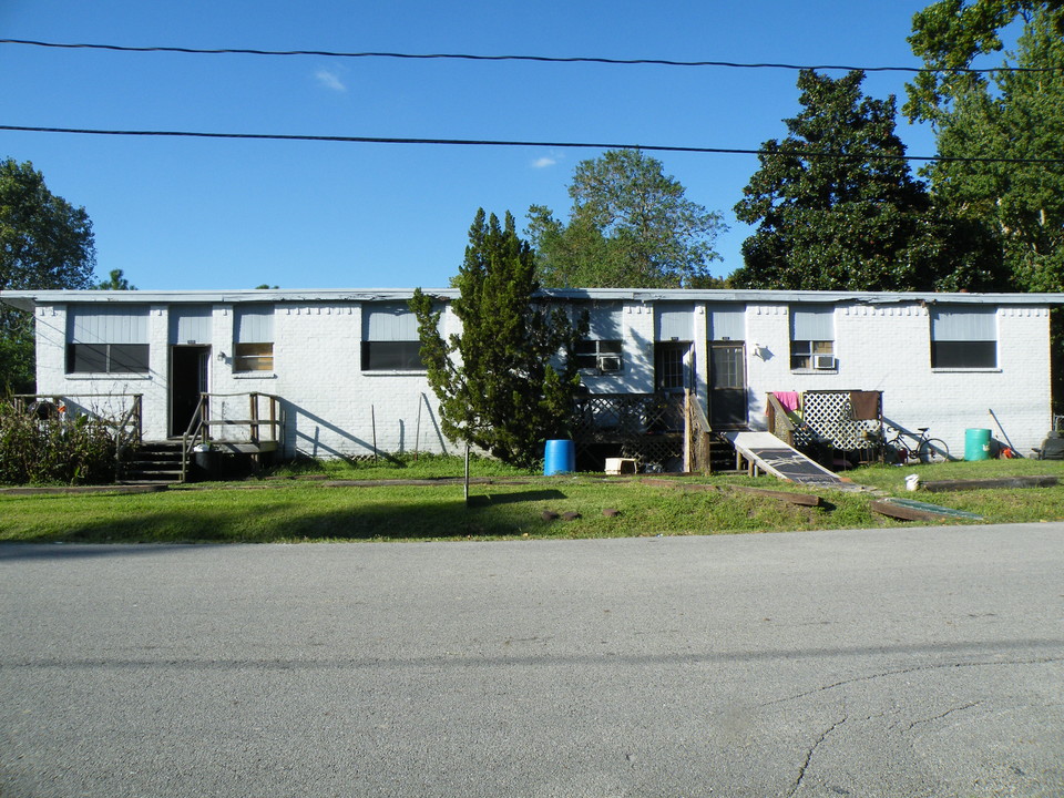 12416 24th Street in Santa Fe, TX - Building Photo