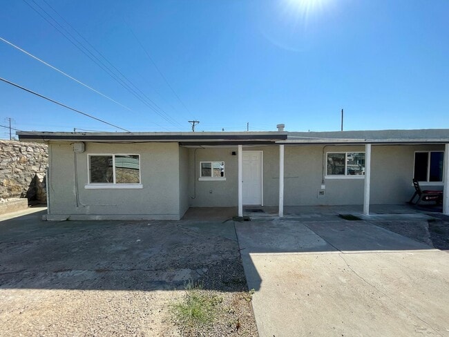 5593 Hunt Ct in El Paso, TX - Building Photo - Building Photo