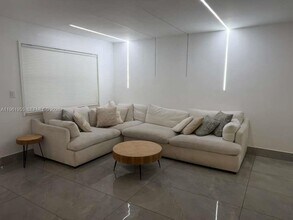 2121 N 57th Terrace in Hollywood, FL - Building Photo - Building Photo