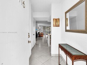 1770 NE 191st St in Miami, FL - Building Photo - Building Photo