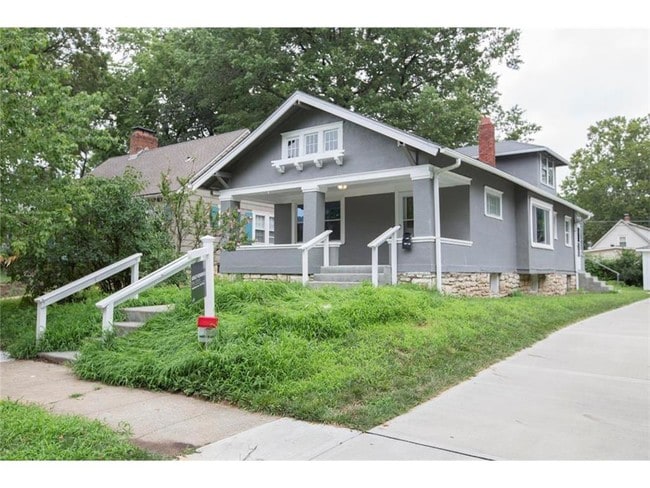 5919 Kenwood Ave in Kansas City, MO - Building Photo - Building Photo