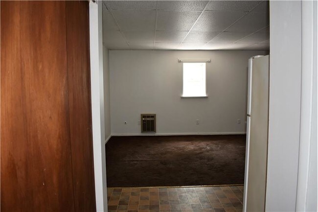 183 Woodmont Ave-Unit -#6 in Steubenville, OH - Building Photo - Building Photo