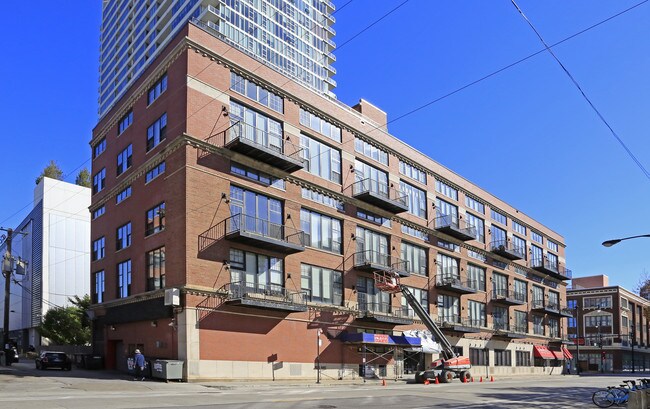 1736 S Michigan Ave in Chicago, IL - Building Photo - Building Photo
