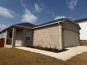 2429 Corinthus Bnd in San Antonio, TX - Building Photo - Building Photo